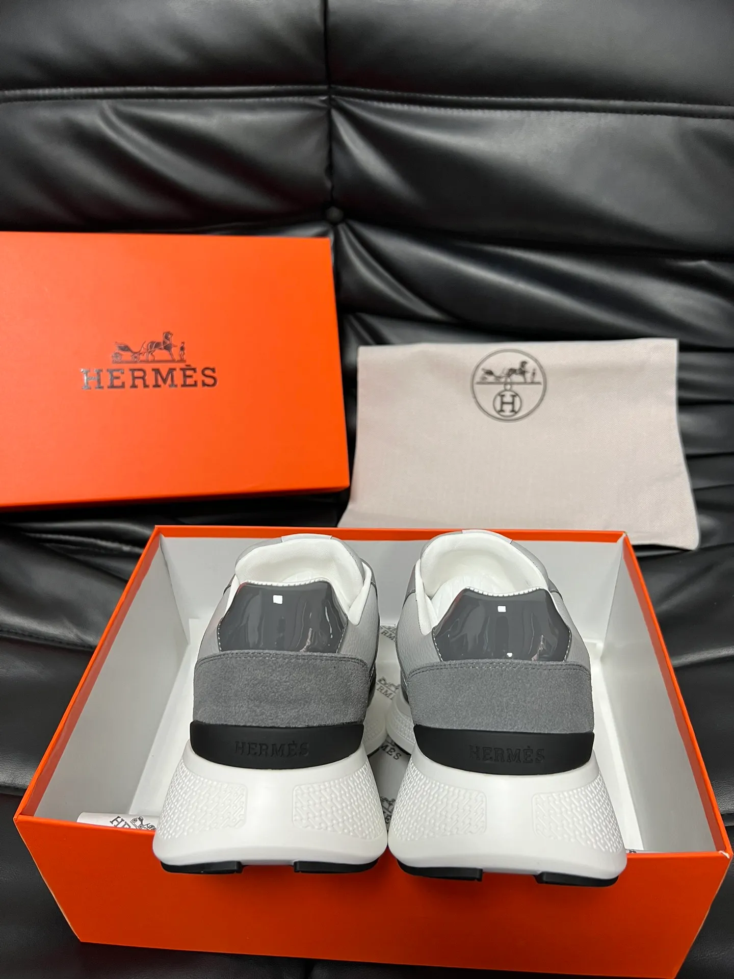 [HERMES] Hermès men's shoes 💰520💰 - High-end quality original order - Upper: 🔝 tumbled calfskin, suede calfskin, shoe body sewn with H pattern - Lining: water-dyed cowhide - Outsole: ultra-light T men's shoes 💰U foam rubber; two-color molded outsole - Super high quality control, fine workmanship: highlighted (high-end, luxury, grade) -Size : 39-44 (38, 45 can be customized)